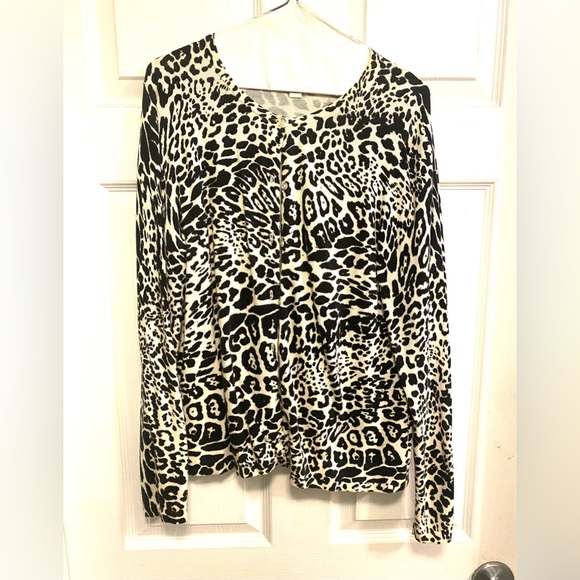 Liz Claiborne Tops - Liz Claiborne Leopard Print Women's cardigan sweater too Size L